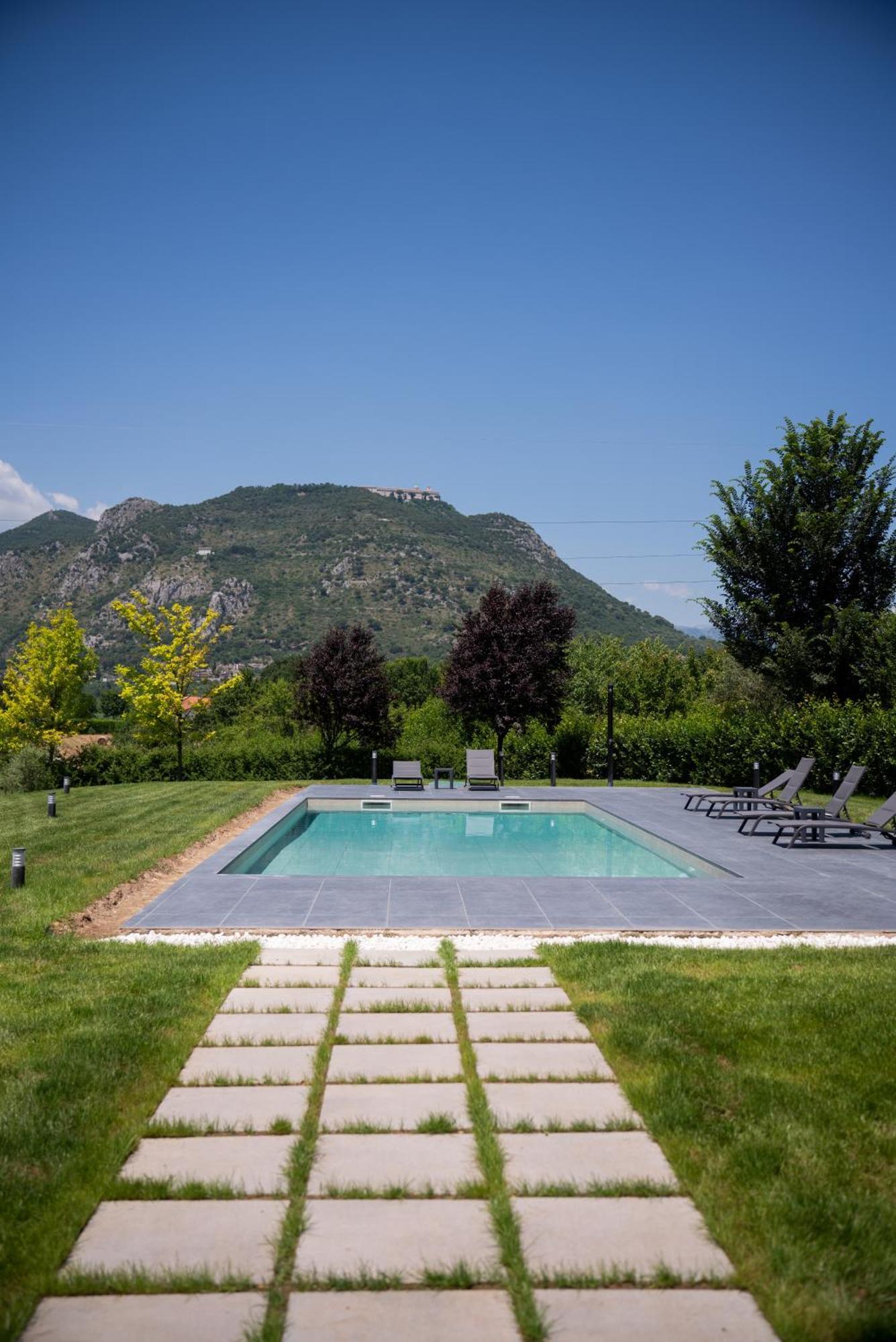 Le Colonne Bed & Breakfast Cassino Exterior photo