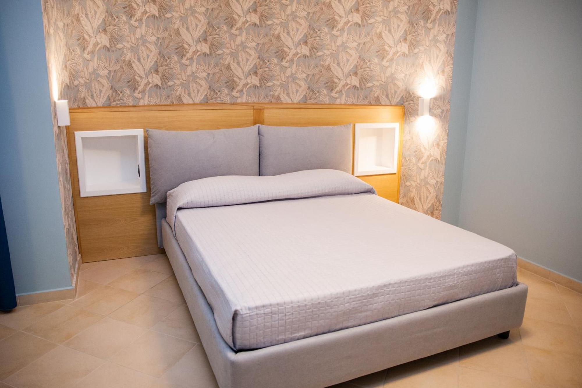 Le Colonne Bed & Breakfast Cassino Exterior photo
